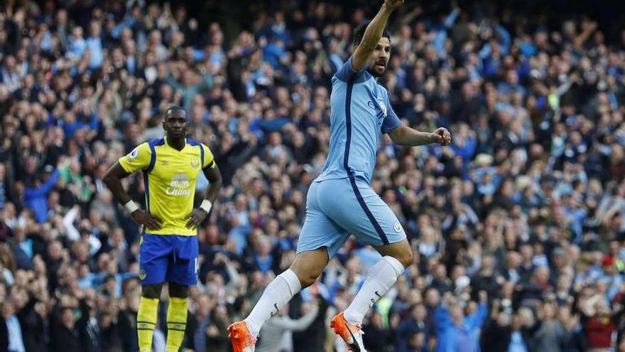 Nolito celebra un gol con el Manchester City ante el Everton, la temporada pasada. // Phil Noble