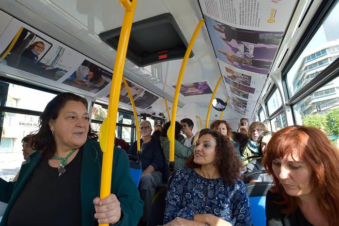 Exposición de igualdad a bordo de una guagua