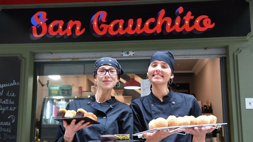 La nueva cafetería argentina de A Coruña donde todo es artesano: "Hasta la pasta de pistacho es casera"