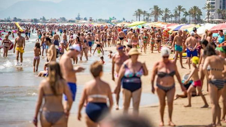 Las playas de Cullera son uno de los grandes atractivos de la principal ciudad turística.