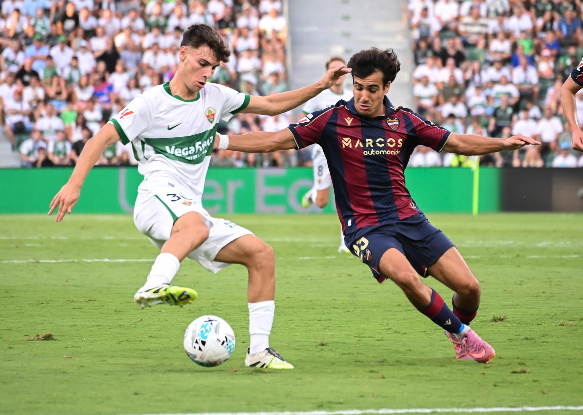 Las mejores imágenes del la victoria del Elche CF frente al Levante (2-0)
