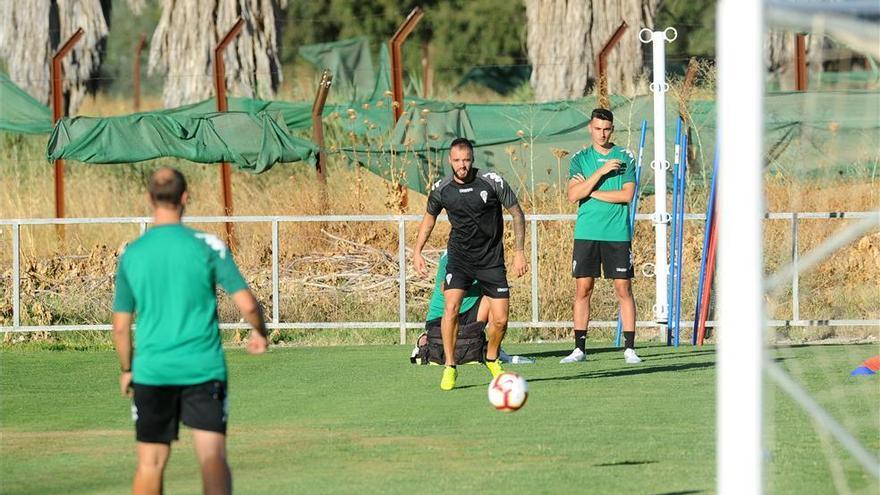 Edu Ramos participa en la sesión de entreno del Córdoba