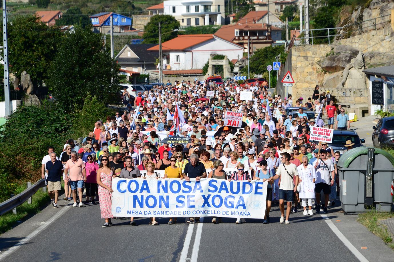 Moaña planta el grito en la calle: "Coa nosa saúde non se xoga"