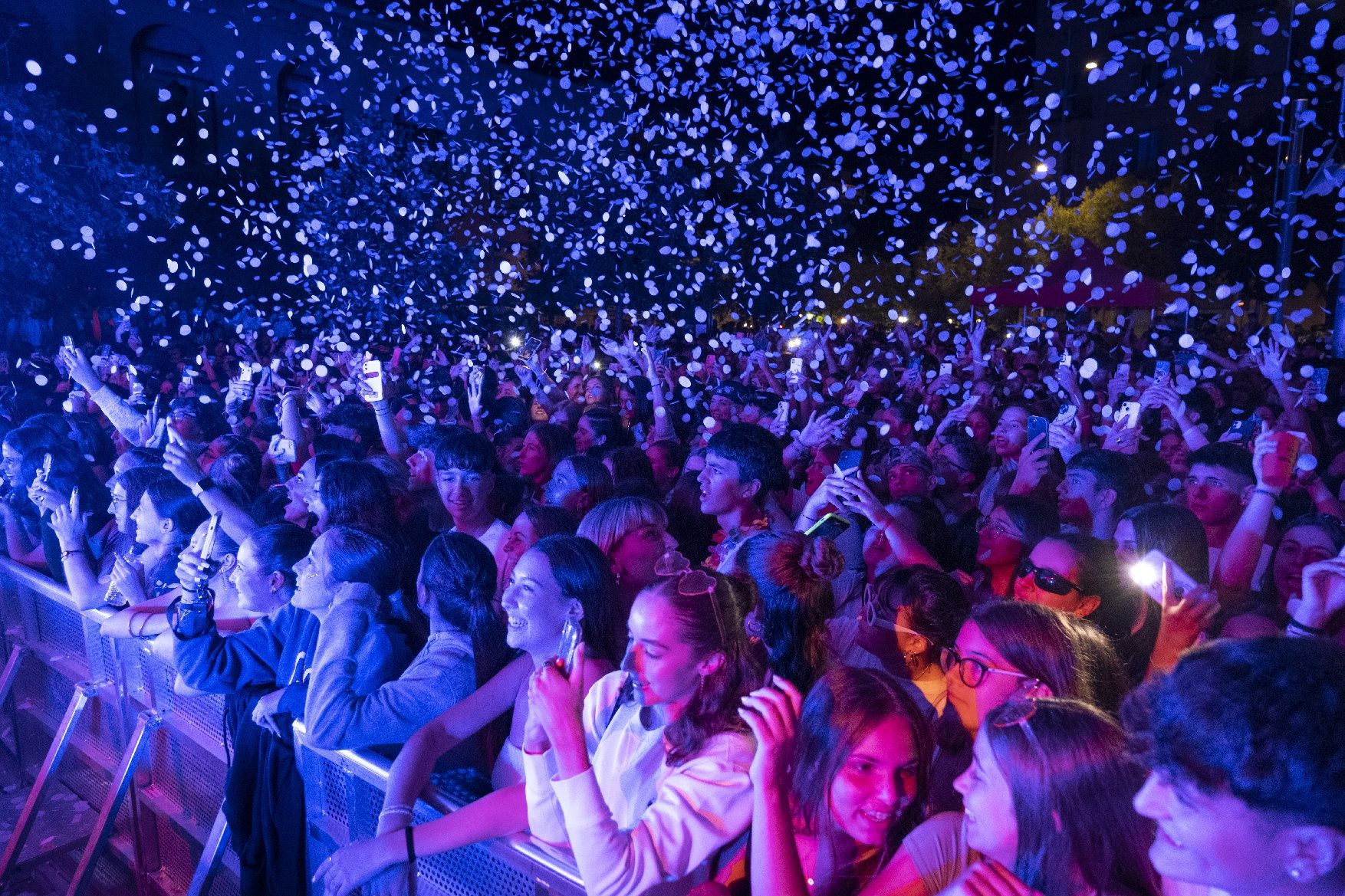 Troba't a les fotos del concert de 31 FAM a la plaça Sant Domènec