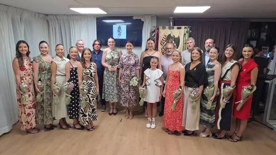 La falla Almirante Cadarso entrega el premio Manuel Algarra a Sueca-Literato Azorín