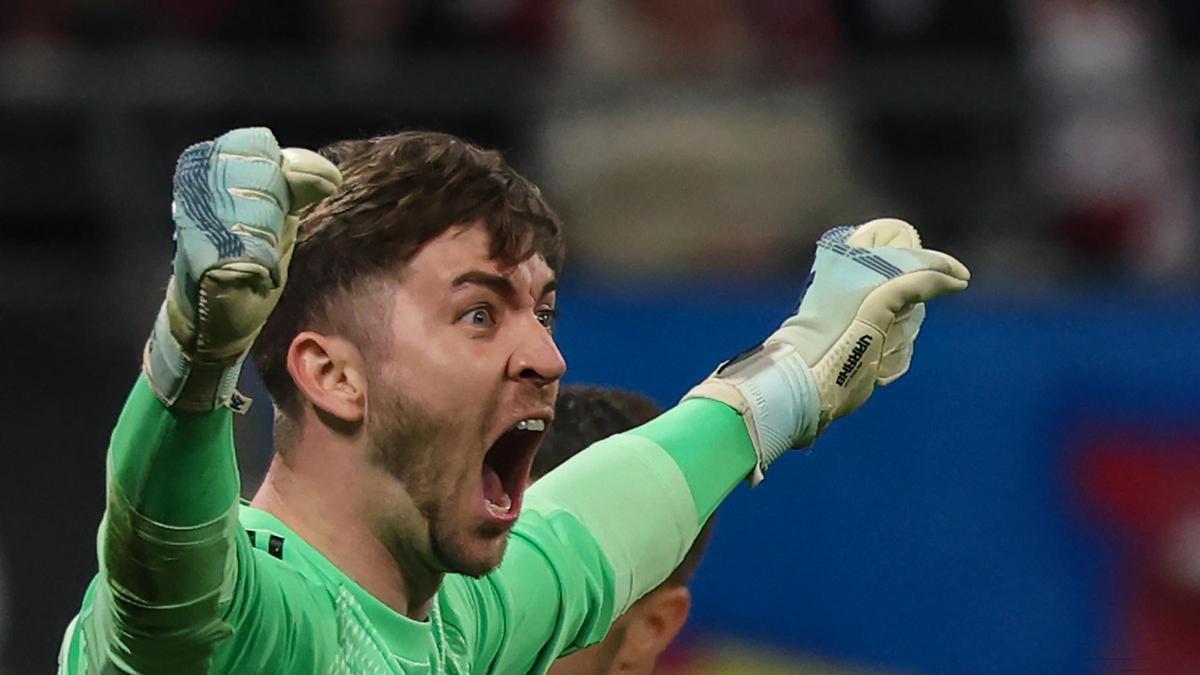 Ein euphorischer Carl Klaus feiert am 24. April bei seinem ersten Bundesligaspiel ein Tor von Union Berlin gegen RB Leipzig