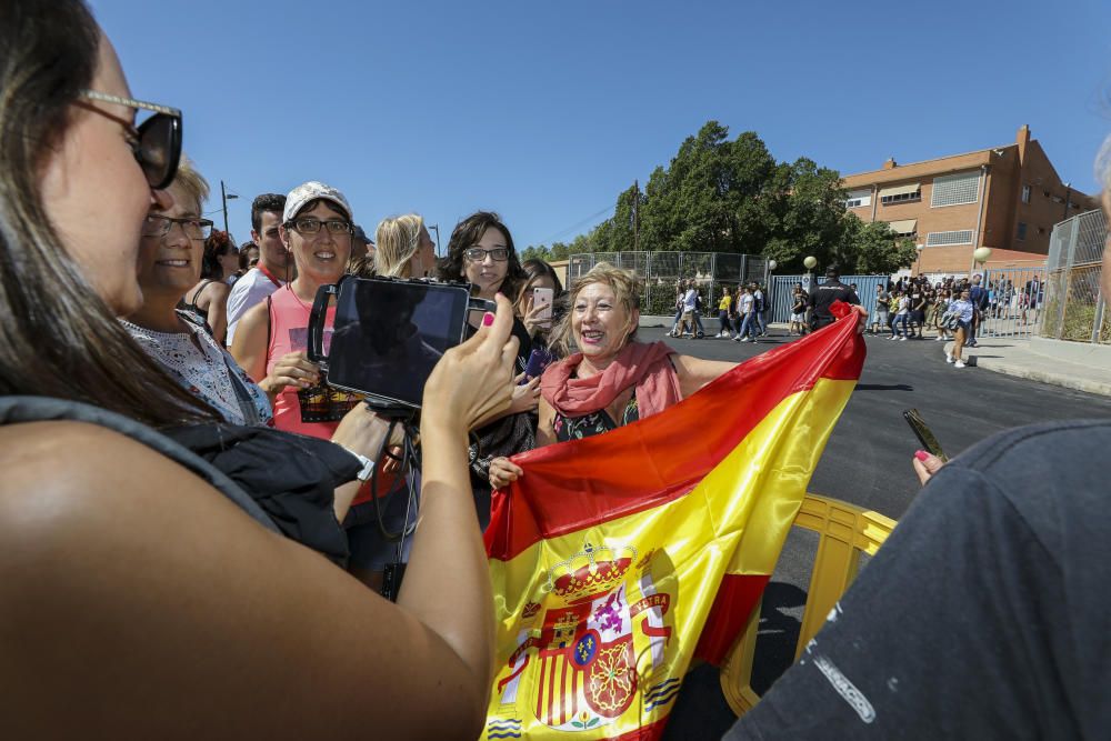 La Reina Letizia visita el IES Severo Ochoa de Elche.