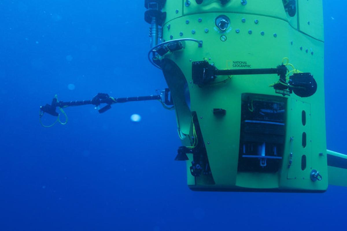 James Cameron inicia su viaje a las profundidades del océano