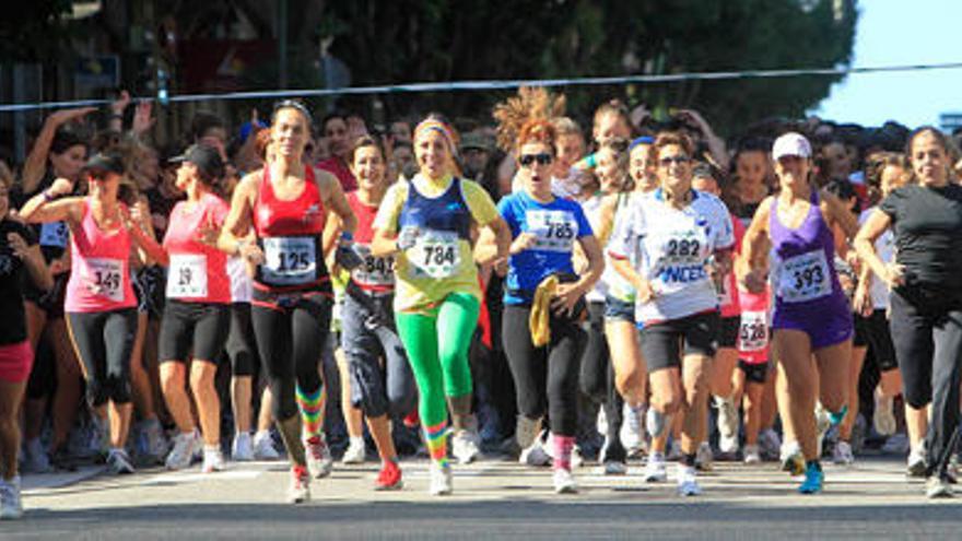 Una de las carreras populares en las que participan sólo mujeres // RICARDO GROBAS