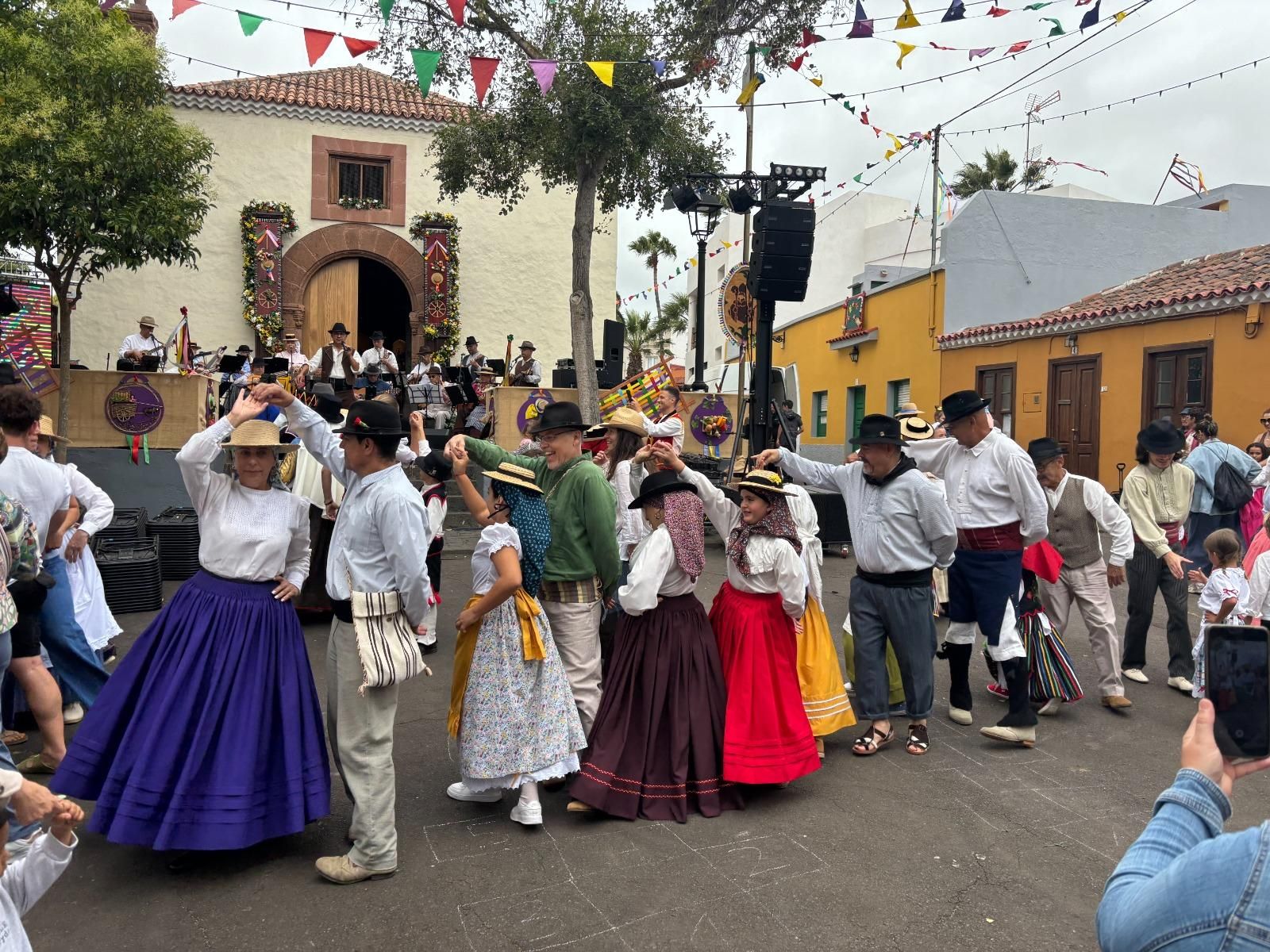 Baile de magos infantil por San Benito