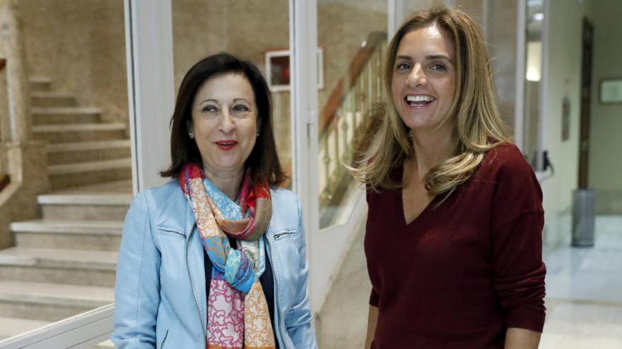 Margarita Robles y Susana Sumelzo.