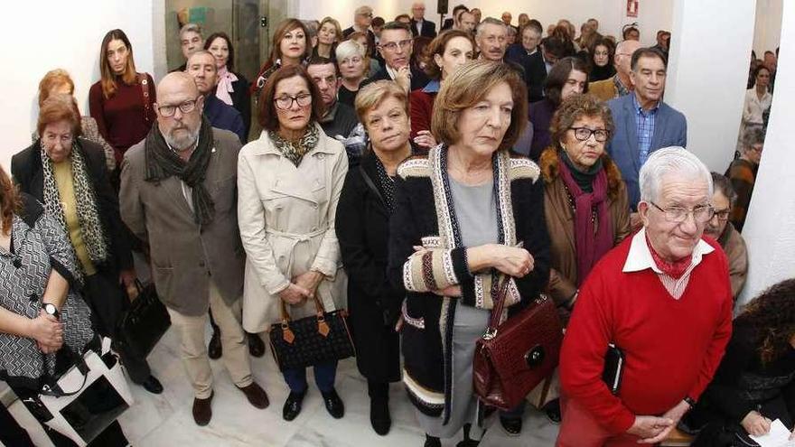 Vecinos, empresarios y colectivos sociales acudieron al acto en la Casa Galega da Cultura. // R. Grobas