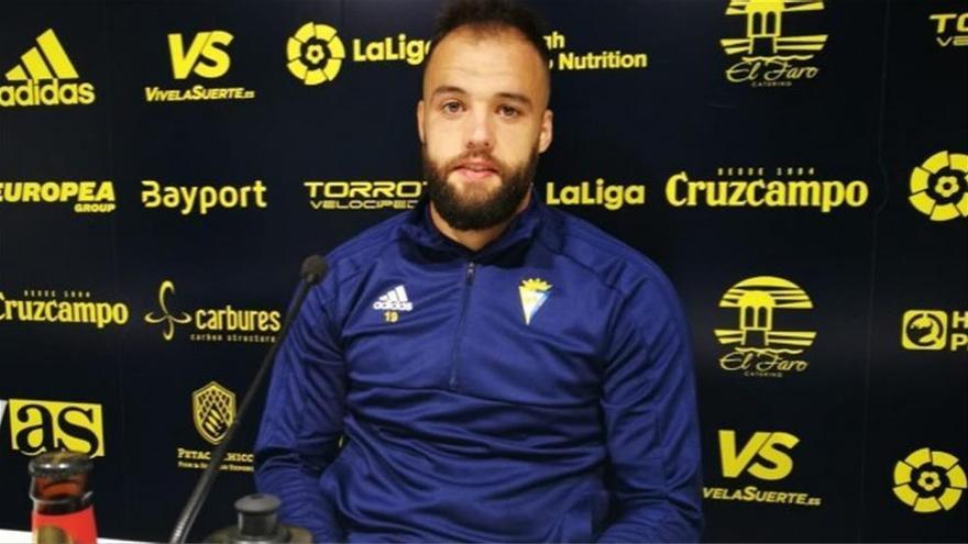 Edu Ramos: &quot;En el Córdoba estuve contento pero ahora defiendo al Cádiz&quot;