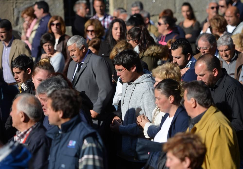 Último adiós a los fallecidos en en Combarro