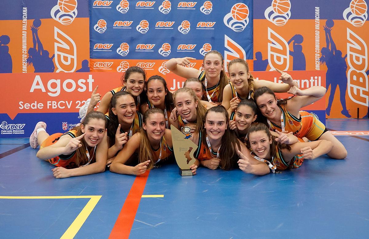 Valencia Basket, campeón Cadete IR Autonómico 2022-2023 en categoría femenina.