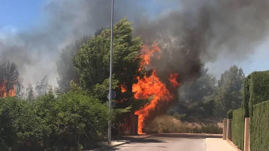 Cinco incendios en Castellón en un día marcado por el calor sofocante