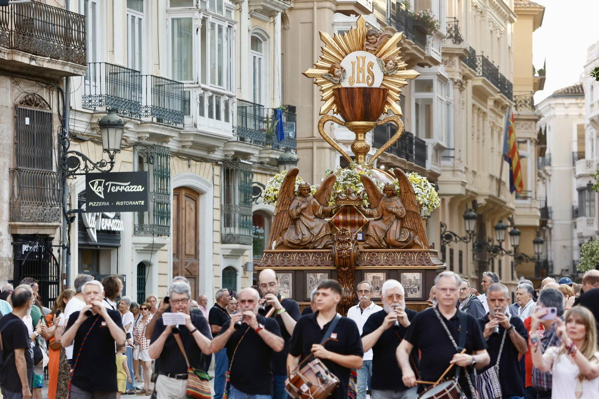 El Corpus recorre las calles de València en el Traslado