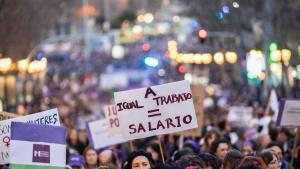 Carteles de manifestantes durante el 8M