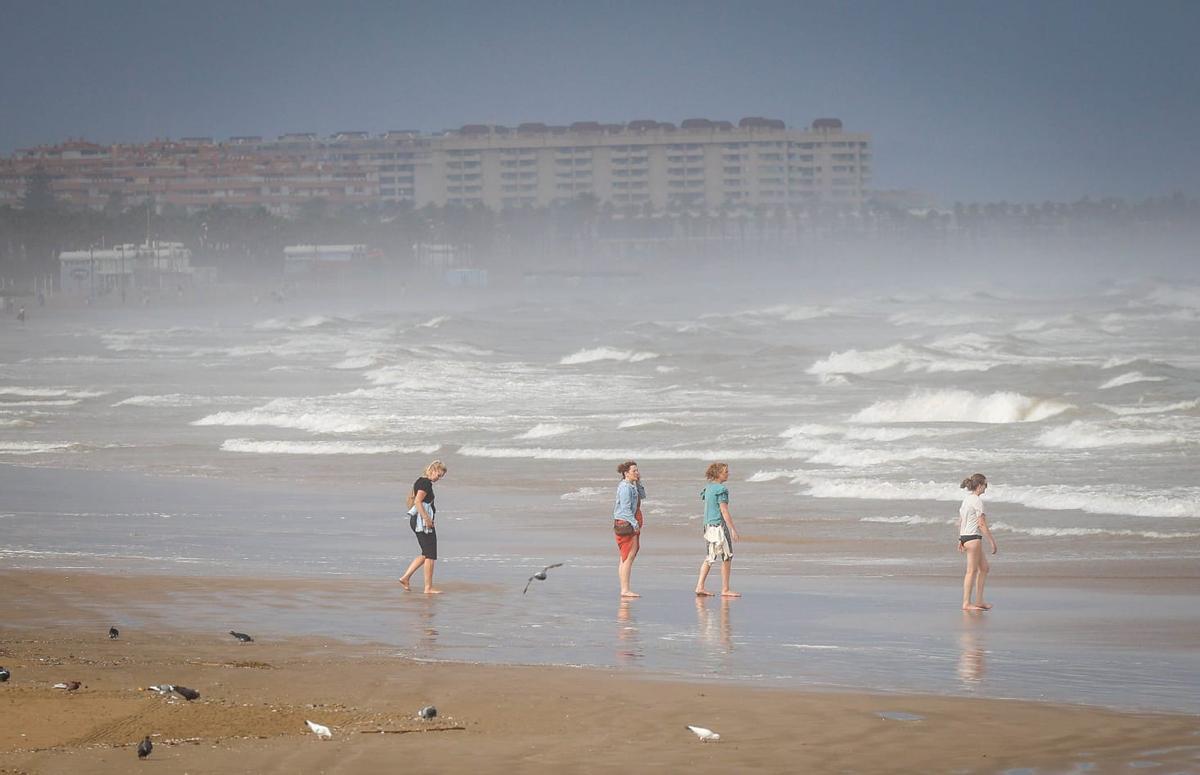 Temporal marítimo en València.