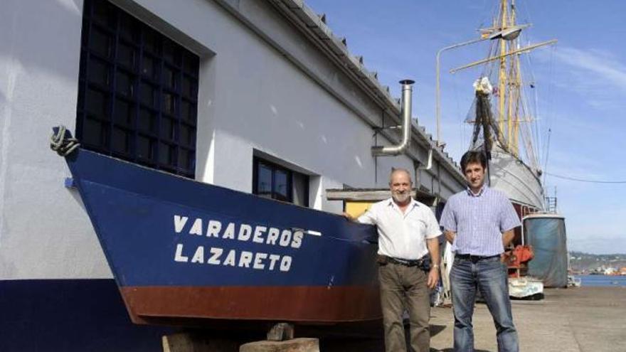 Francisco Ventureira y Juan Manuel Gómez, en las instalaciones de Varaderos Lazareto. / juan varela