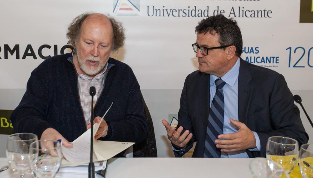 Antonio Alaminos analiza en el Foro Club INFORMACIÓN el papel de las encuestas electorales en España