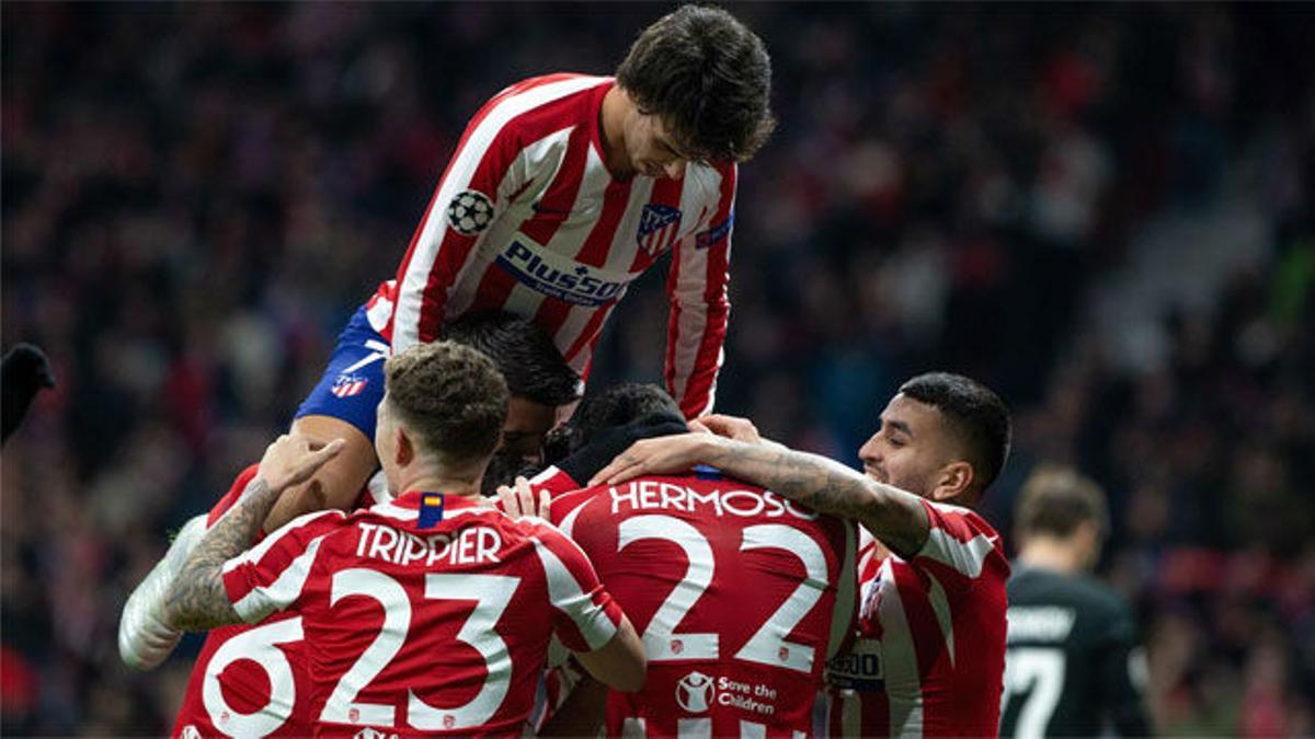 El Atlético tira de garra para colarse en octavos