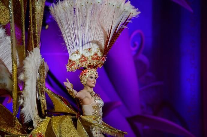 21-02-2020 LAS PALMAS D GRAN CANARIA. Elección de la Reina del Carnaval. Candidata 1. AIRVEMA INSULAR presenta a Miriam Silva Sánchez con un diseño de Samuel Castellano titulado Hija de la profecía.