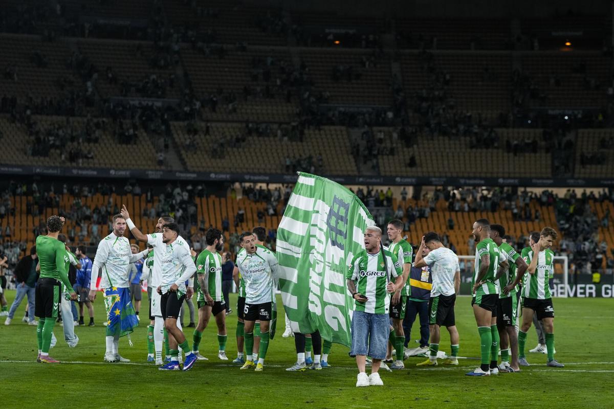 Players of Real Betis celebrate qualifies for the UEFA Champions League during the Spanish league, LaLiga EA Sports, football match played between Real Betis and Elche CF at La Cartuja stadium on May 12, 2026, in Sevilla, Spain. AFP7 12/05/2026 ONLY FOR USE IN SPAIN. Joaquin Corchero / AFP7 / Europa Press;2026;SPORT;ZSPORT;SOCCER;ZSOCCER;Real Betis v Elche CF - LaLiga EA Sports