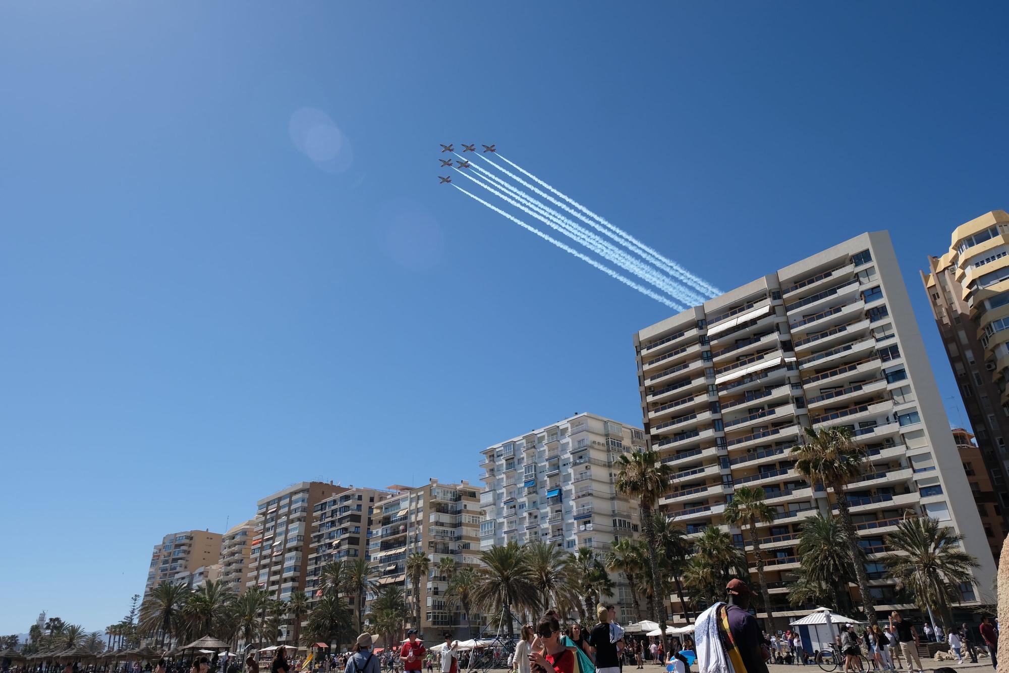 Espectáculo aéreo de Patrulla Águila en Málaga