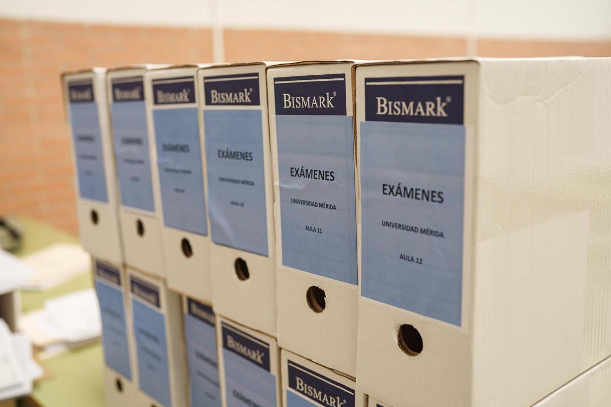 Fotogalería | Así han sido las oposiciones a celador del SES en Mérida