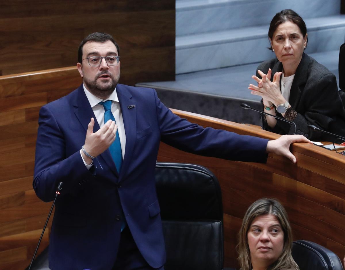 Adrián Barbón, durante su intervención parlamentaria.