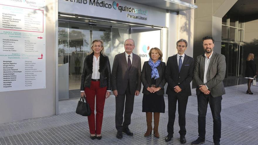 Autoridades y responsables de Quirónsalud, ayer.