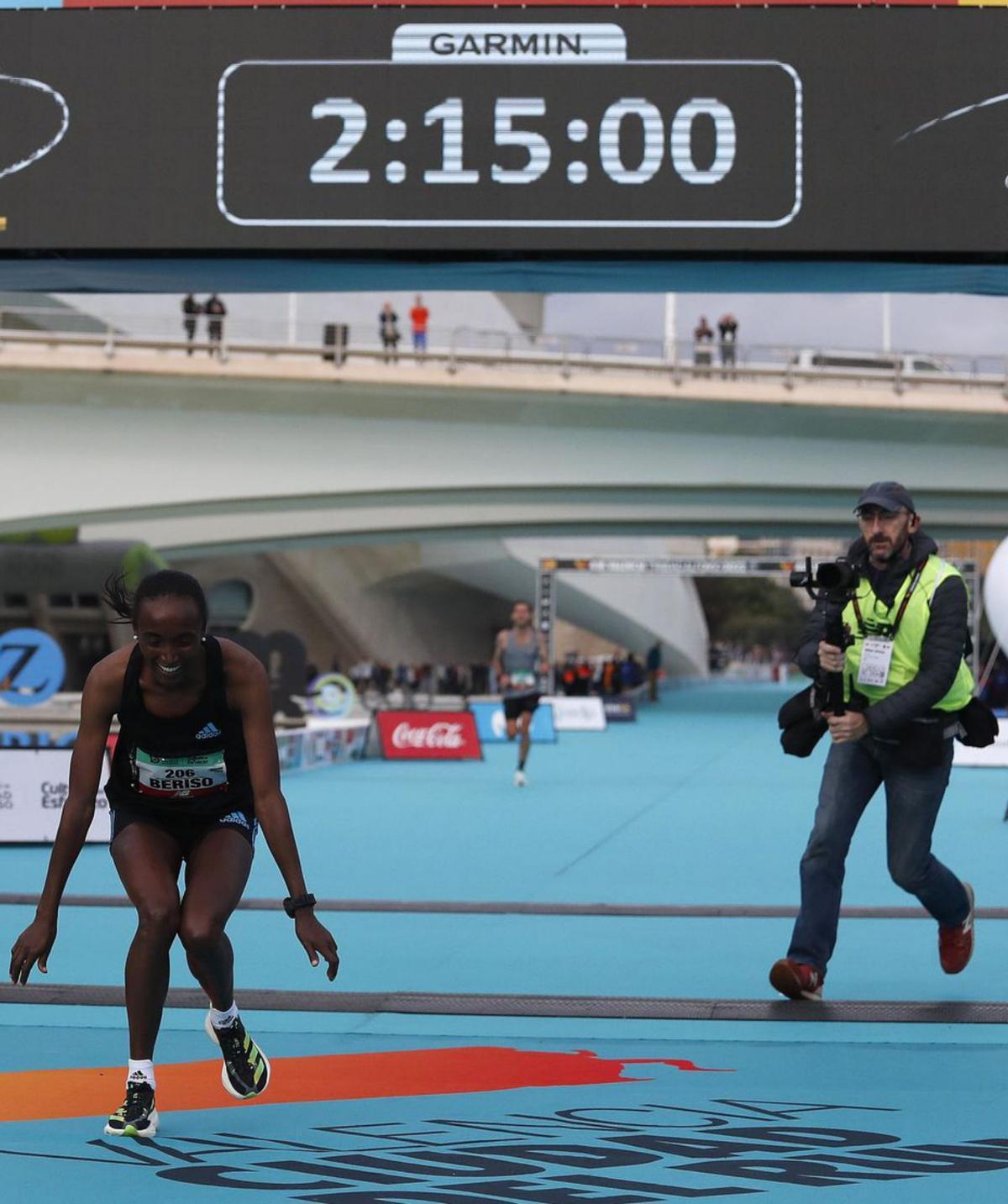 Kelvin Kiptum, ganadordel Maratón de Valencia con 23 años.  f.calabuig