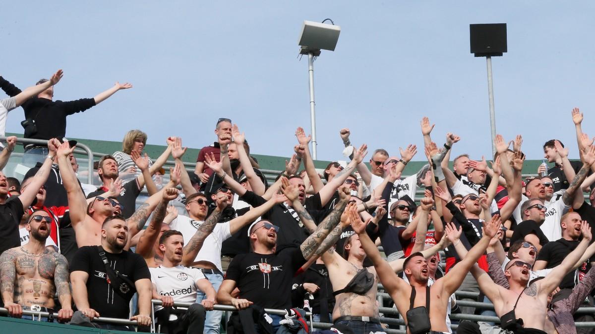 La afición del Eintracht ya inundó Sevilla al enfrentarse contra el Betis