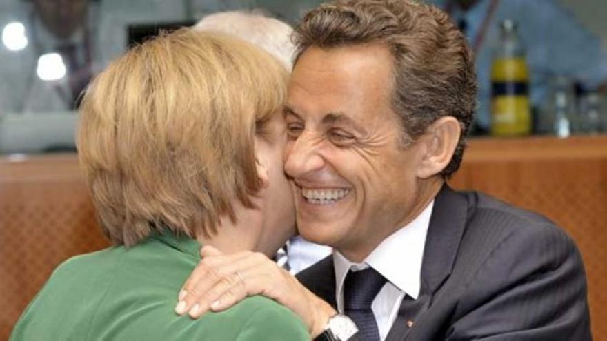 Merkel y Sarkozy discutirán soluciones a la crisis