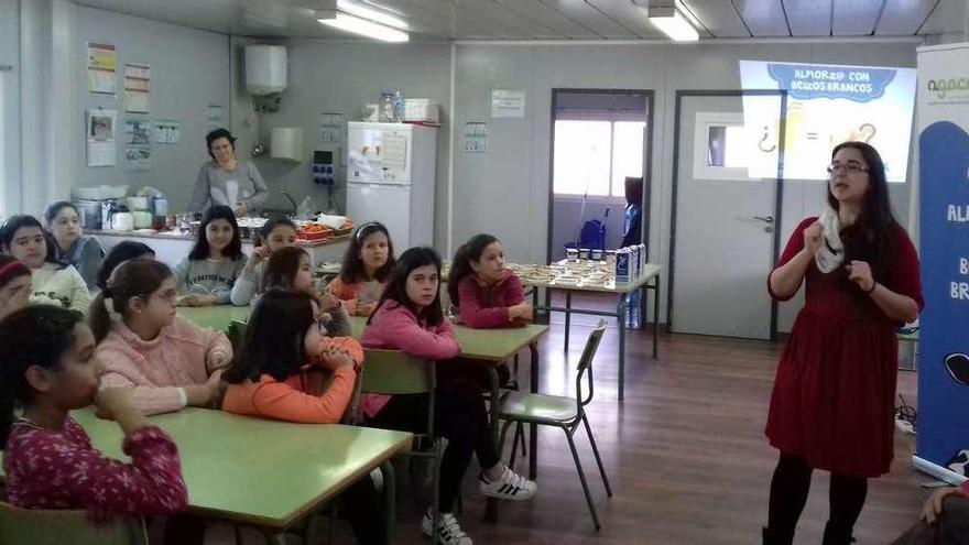 Alumnos del Portofaro aprenden a desayunar