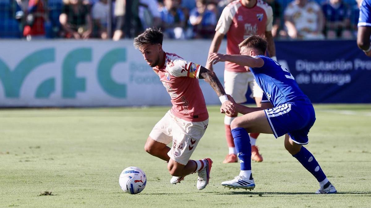 Larrubia, capitán durante la primera parte, en el partido ante el Leicester.