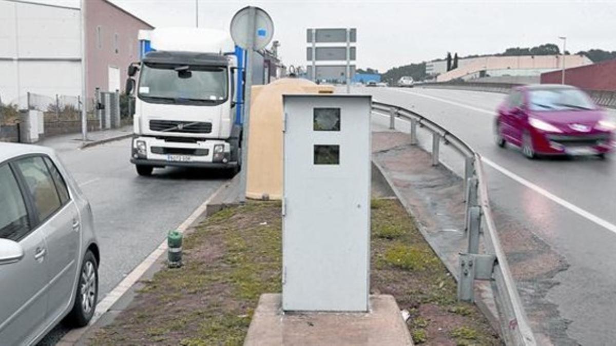 Radar fijo en la C-155, en el término de Lliçà de Vall.