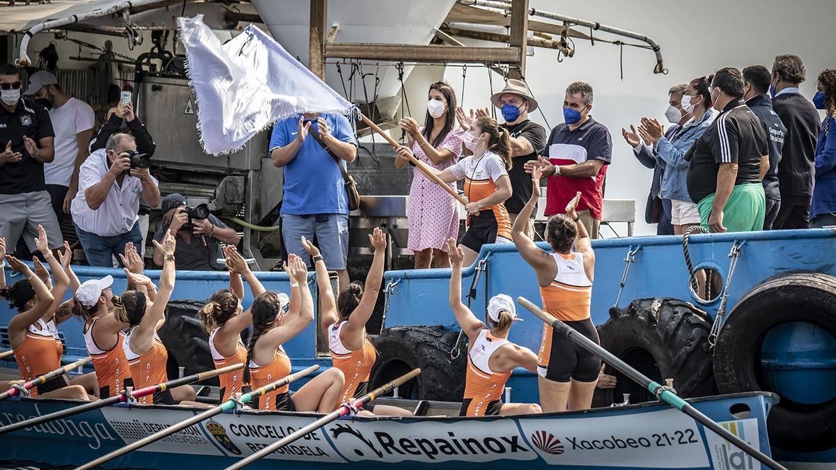 Las remeras de Chapela celebran su victoria.