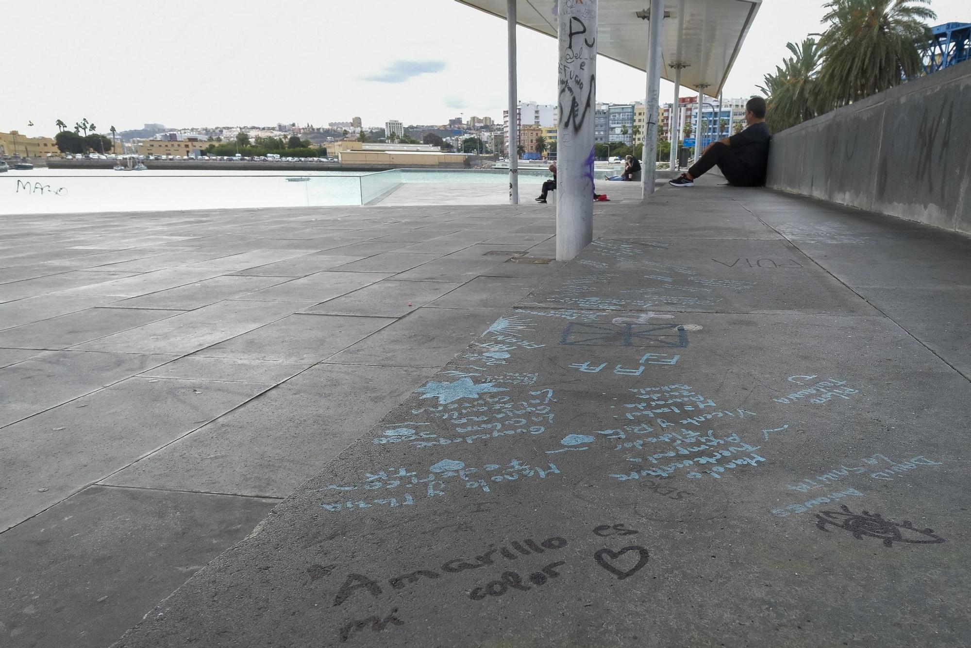 Actos vandálicos en el parque del Frente Marítimo