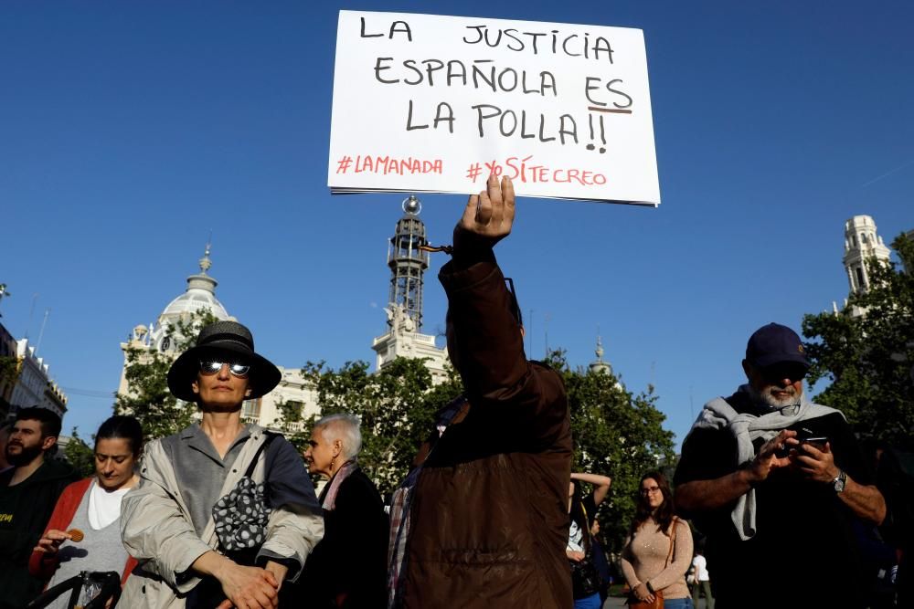 Marcha en València en protesta por la sentencia de 'La Manada'