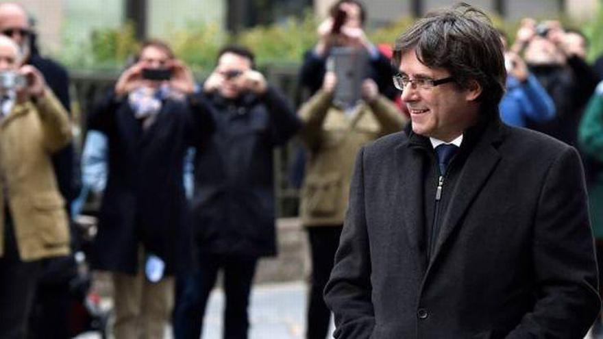 Puigdemont acata las elecciones y descarta pedir asilo en Bélgica