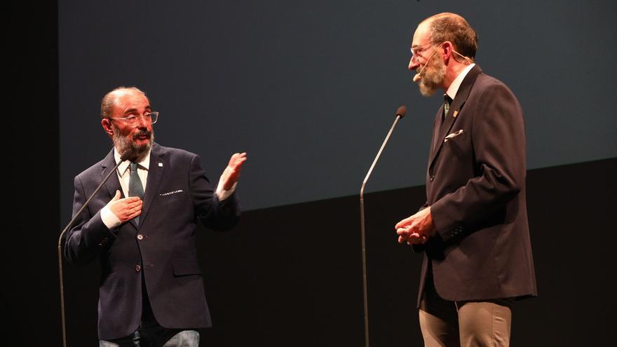 Así ha sido el cameo de Lambán en la obra de teatro de 'Oregón TV'