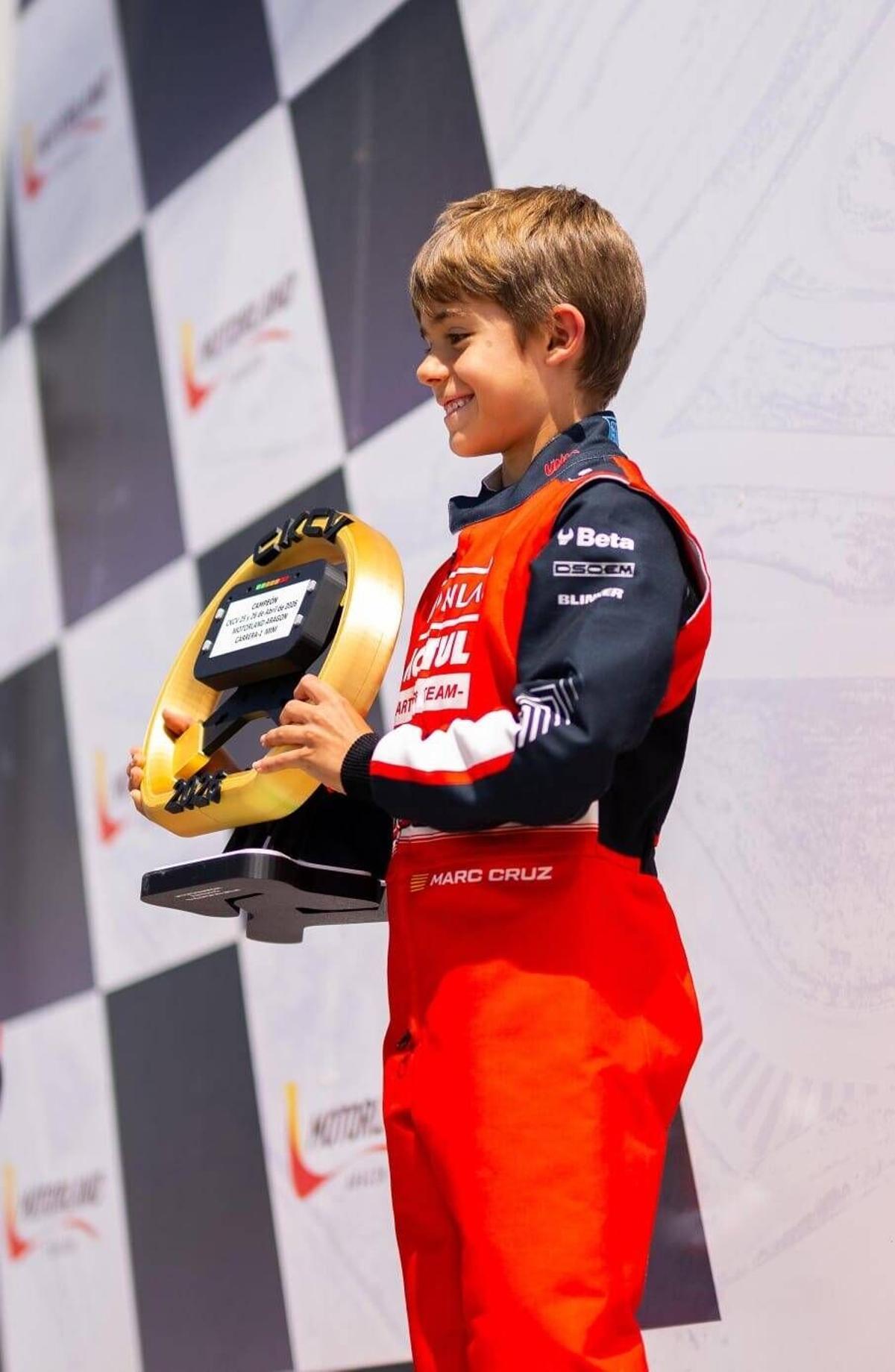 Marc Cruz, pilot manresà de kart de només 10 anys