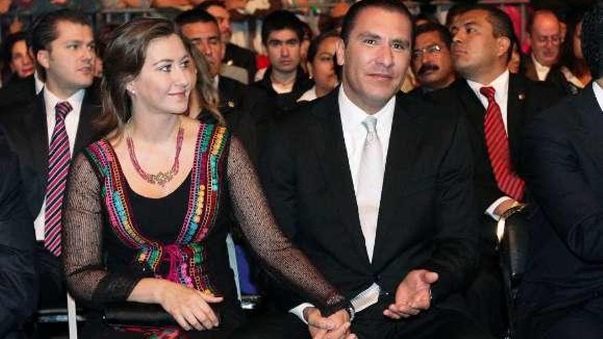 Martha Erika Alonso y Rafael Moreno, en un acto en 2011. // Reuters