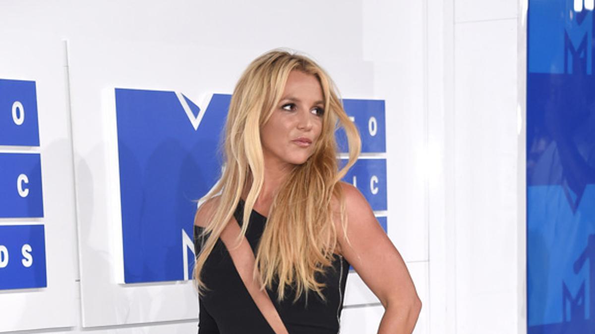 Britney Spears de Julien McDonald en los MTV Video Music Awards 2016