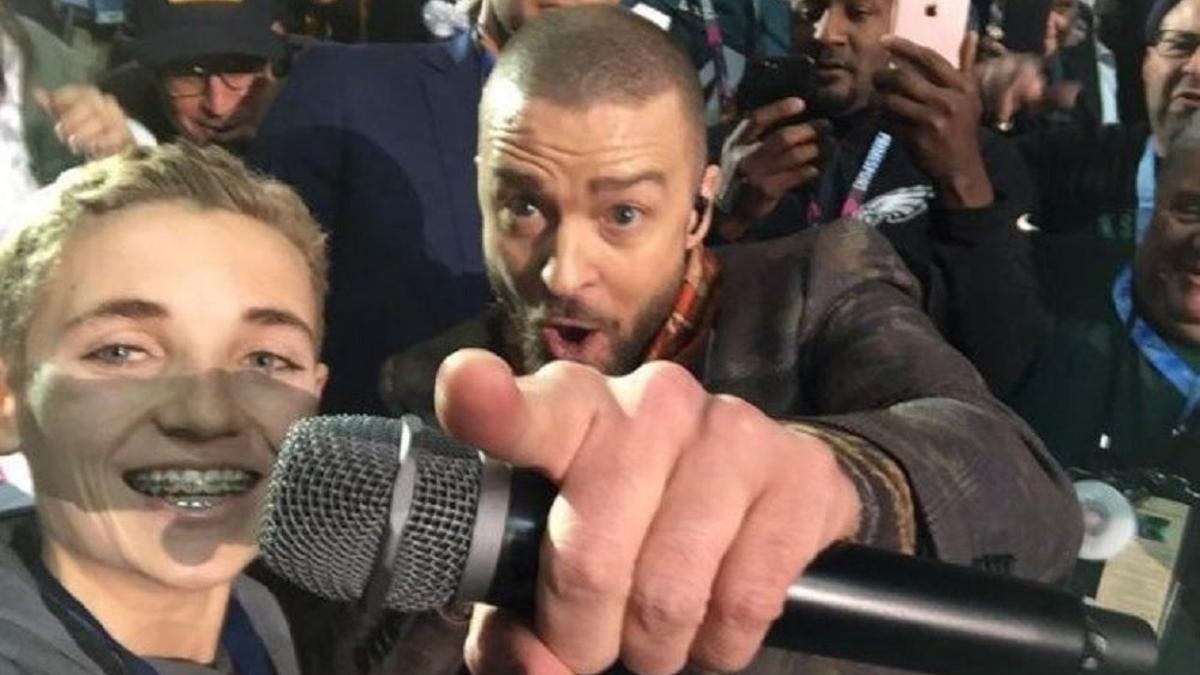 El selfie de Ryan McKenna y Justin Timberlake en la Super Bowl
