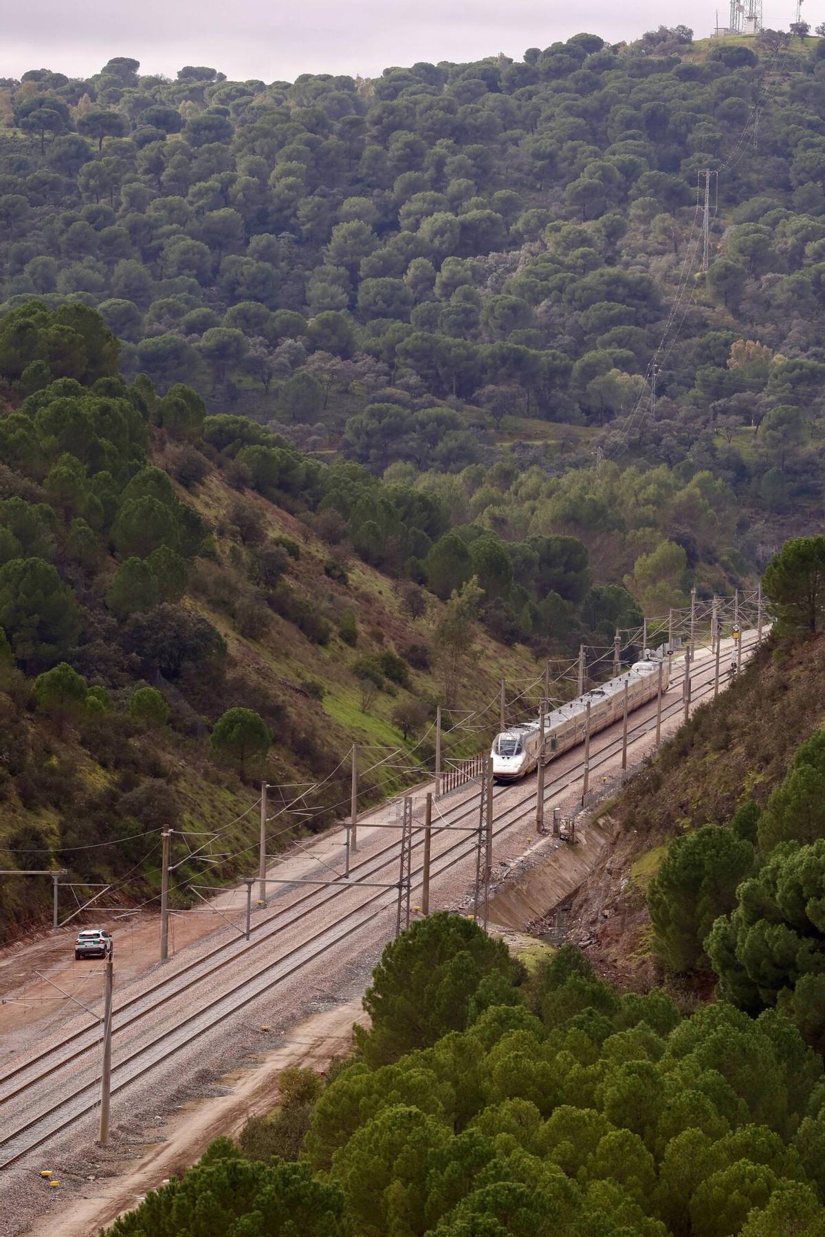 Vuelven a circular los trenes AVE e Iryo entre Córdoba y Madrid. Trenes pasando por Adamuz.