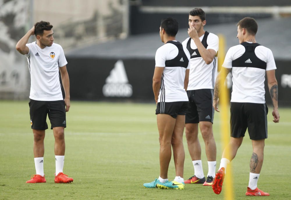 Las mejores imágenes del primer entrenamiento de Munir