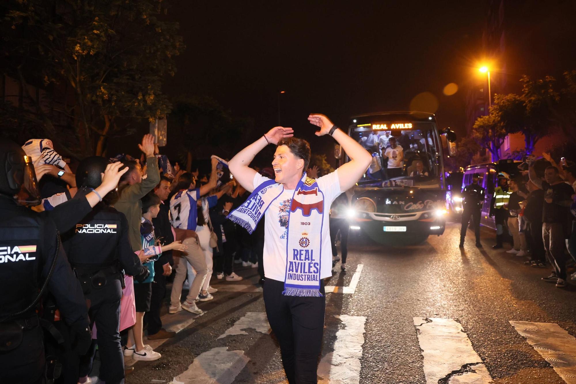 EN IMÁGENES: Locura en las calles de Avilés por el ascenso